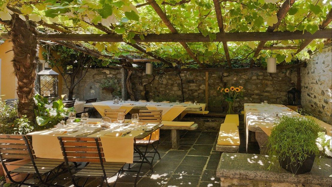 ristorante_della_carra_ascona_terrazza con pergola